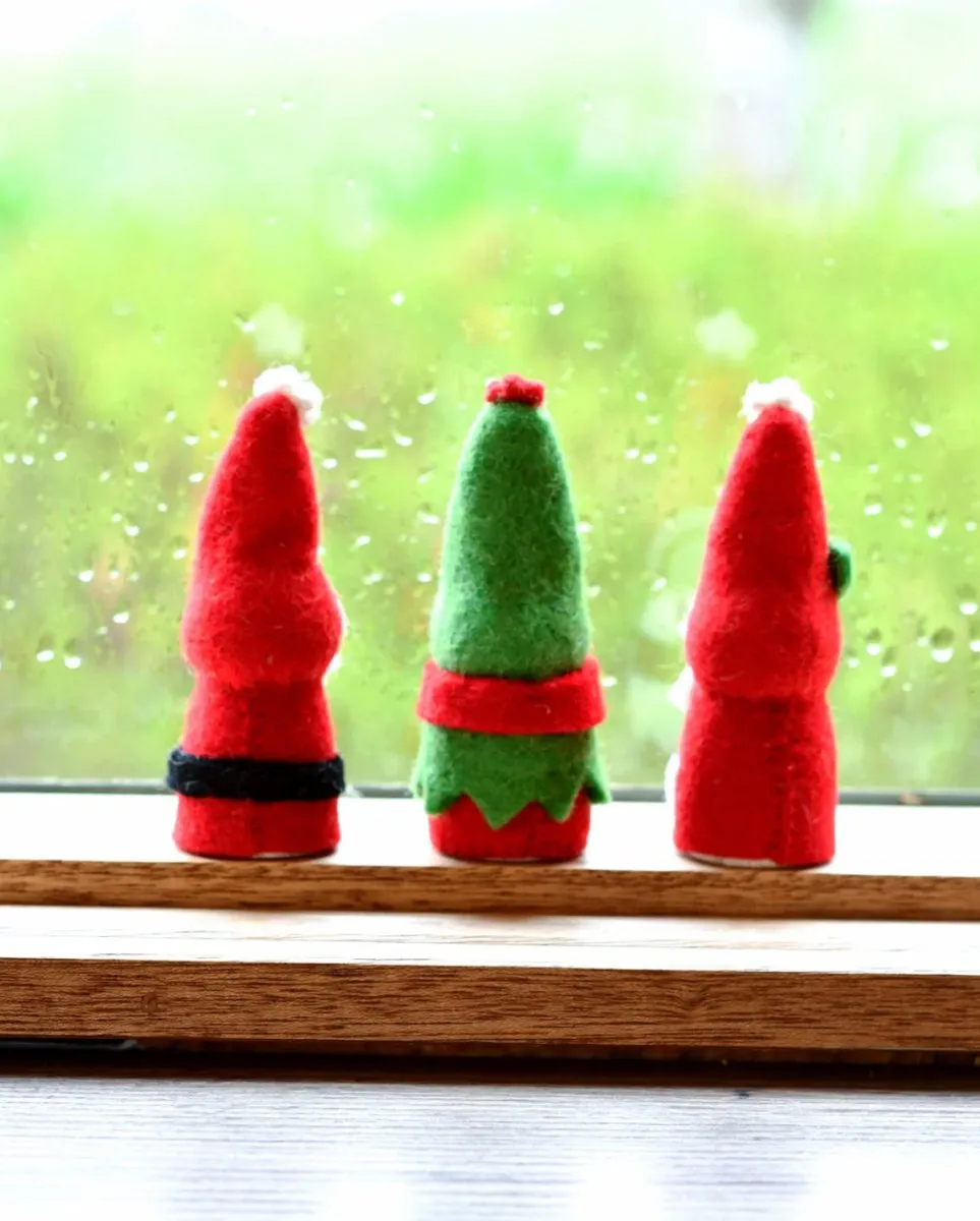 Christmas Peg Dolls Set - Santa Claus, Mrs Claus and Christmas Elf  |Tara Treasures