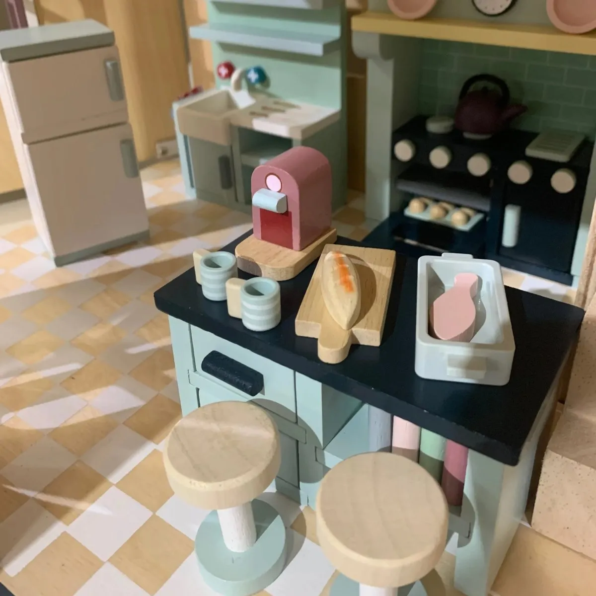 Dovetail Dolls House Kitchen Furniture Set