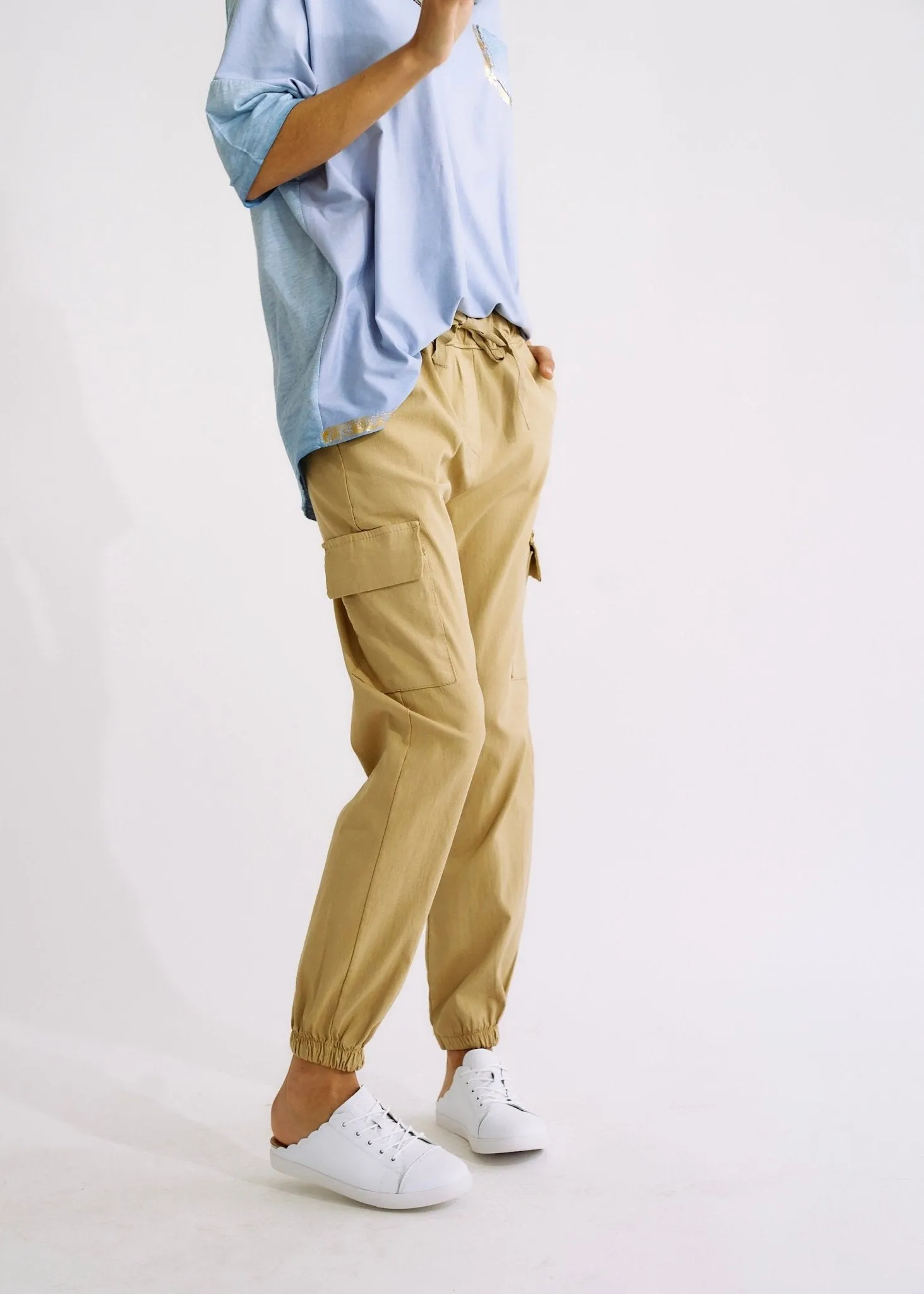 Italian Cargo Joggers in Caramel