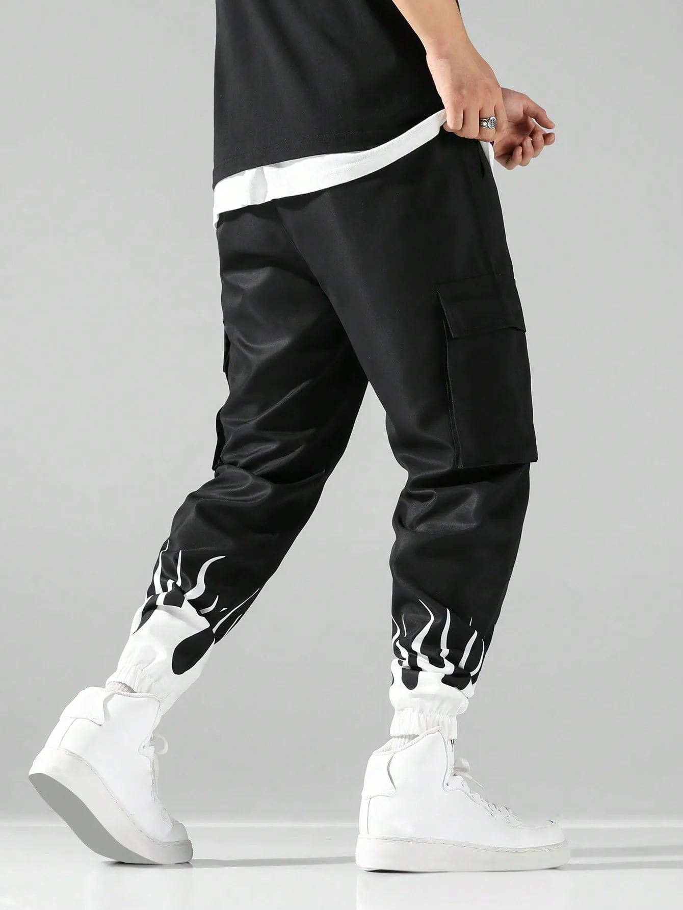 Manfinity EMRG Men's Loose Fit Cargo Pants With Flame Print