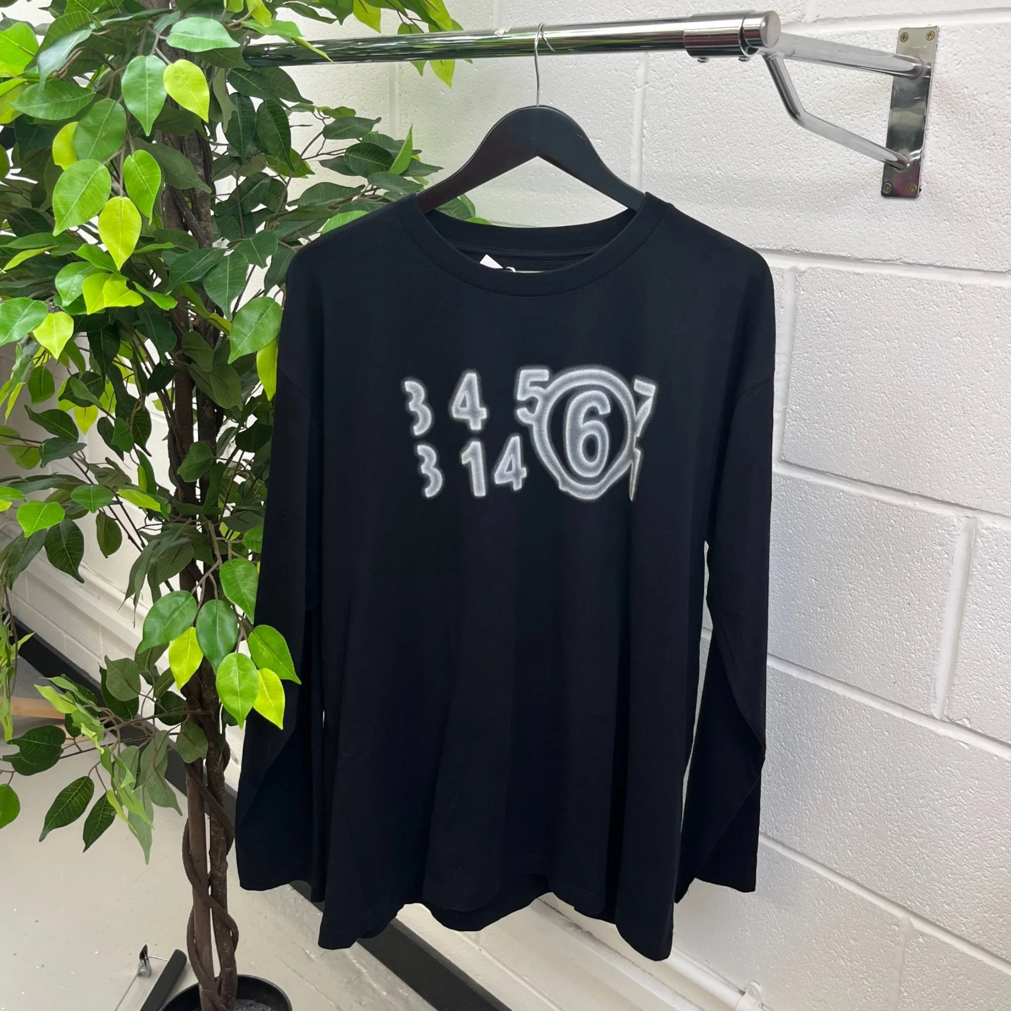 Men's Numbers Logo Long Sleeve T-Shirt Black Size M