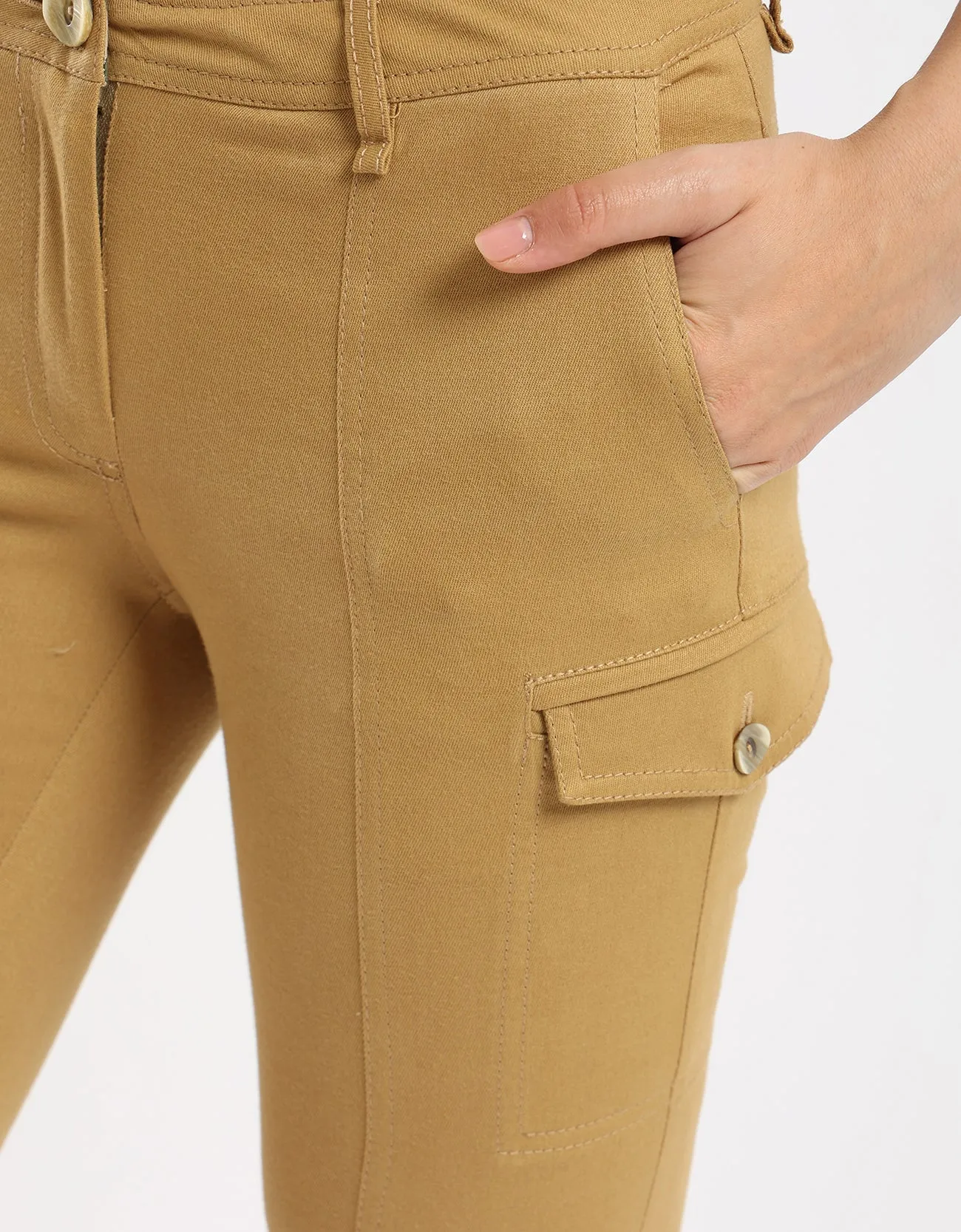 Slim cargo pants with side and back pockets