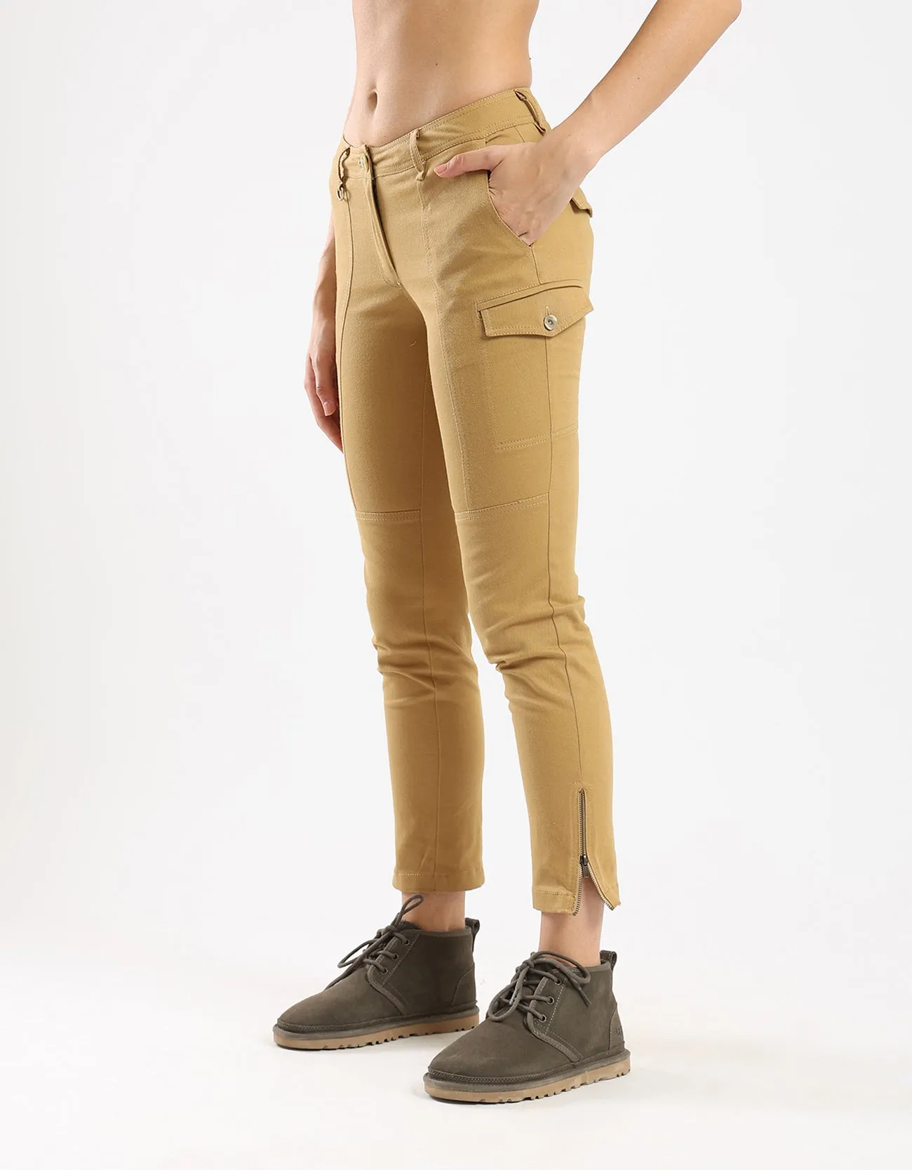 Slim cargo pants with side and back pockets