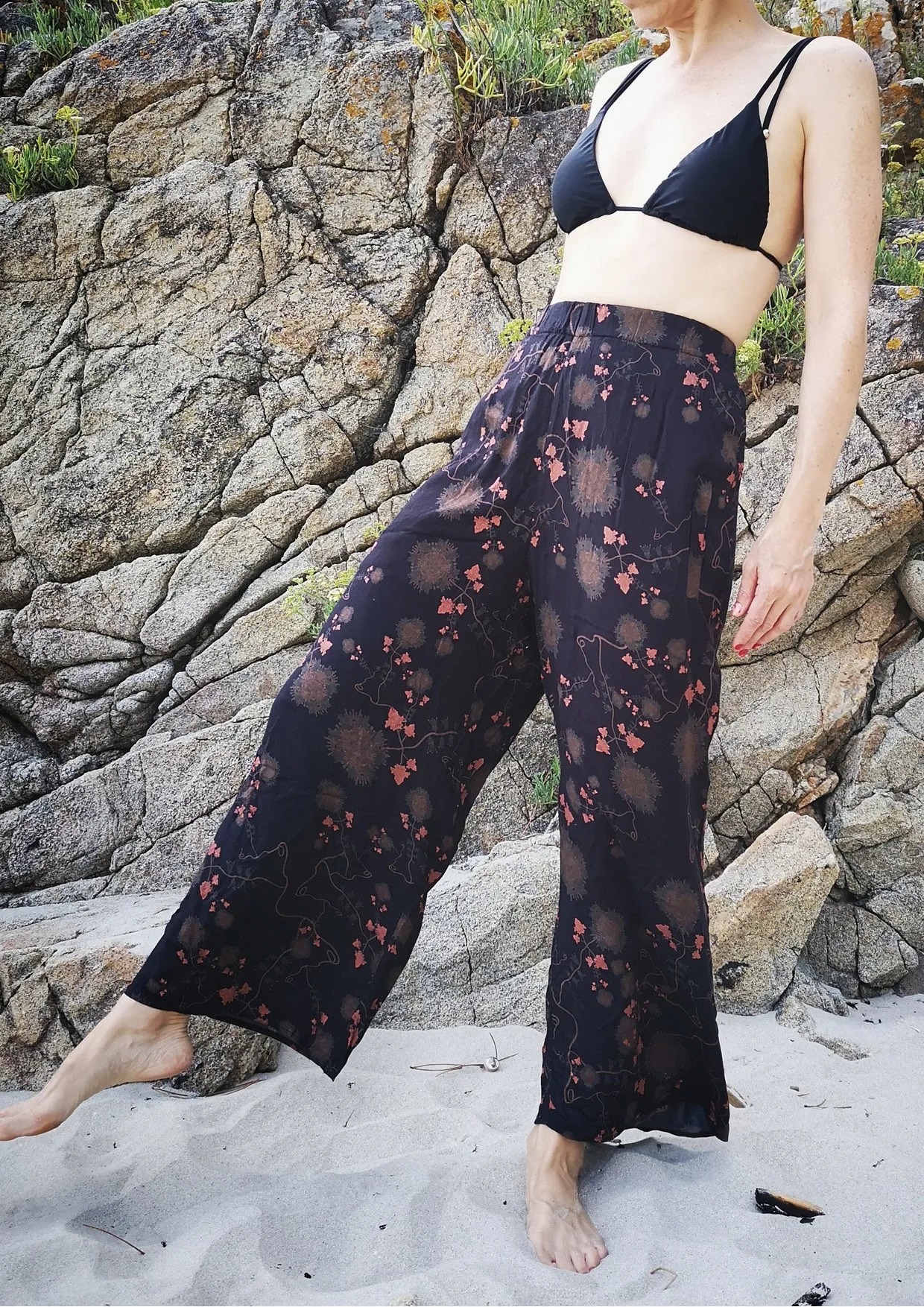 WIDE AIRY SUMMER PANTS - SILKY RAYON printed black/rust