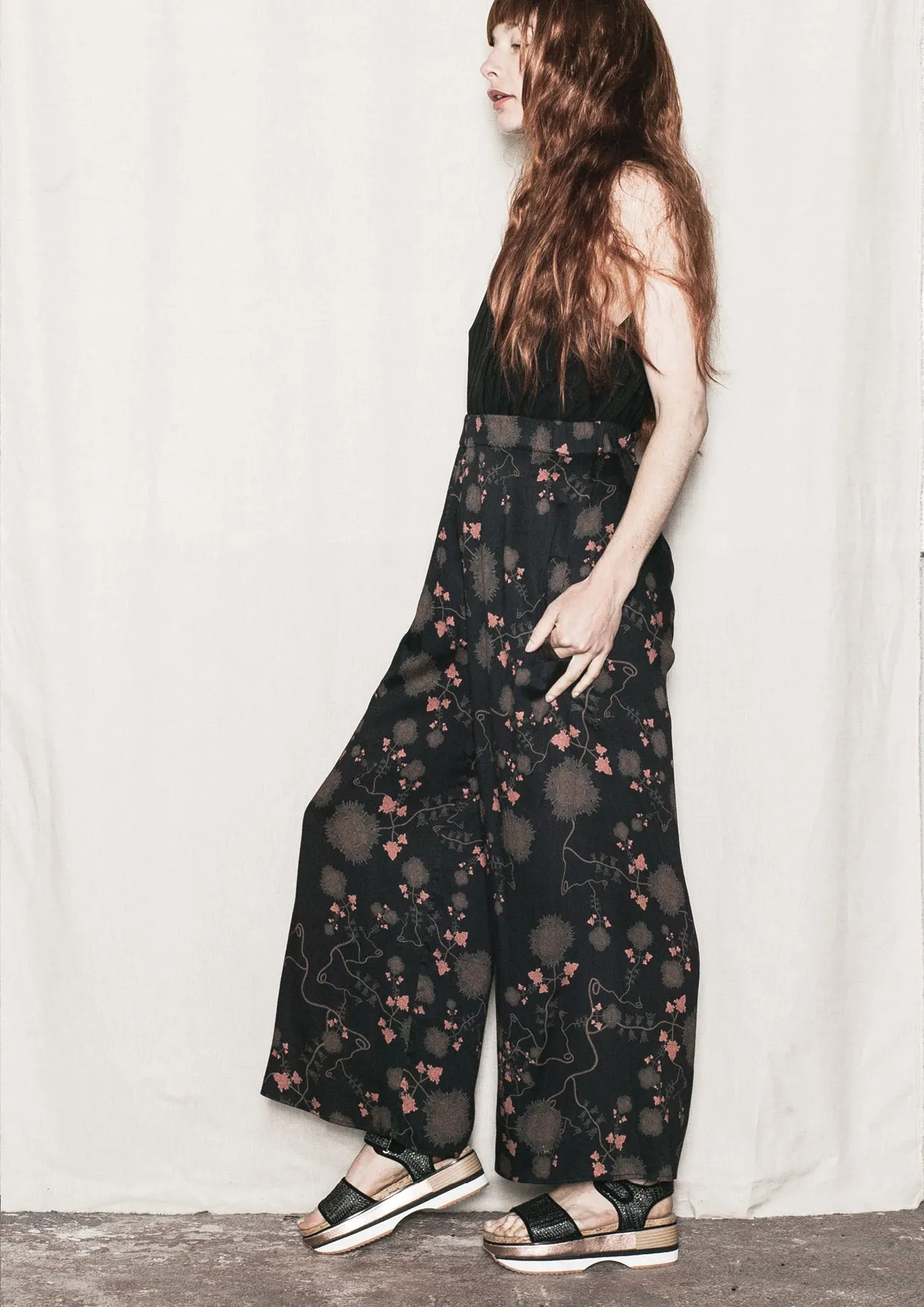 WIDE AIRY SUMMER PANTS - SILKY RAYON printed black/rust